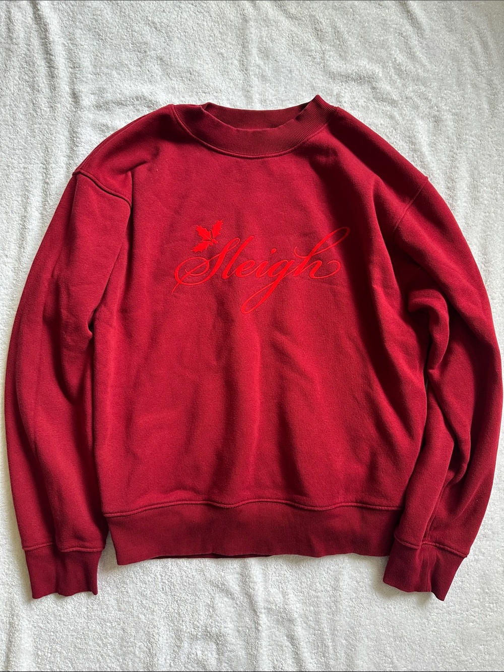 Universal Thread Juniors Red Crewneck Sweatshirt with “Sleigh” Graphic Size S